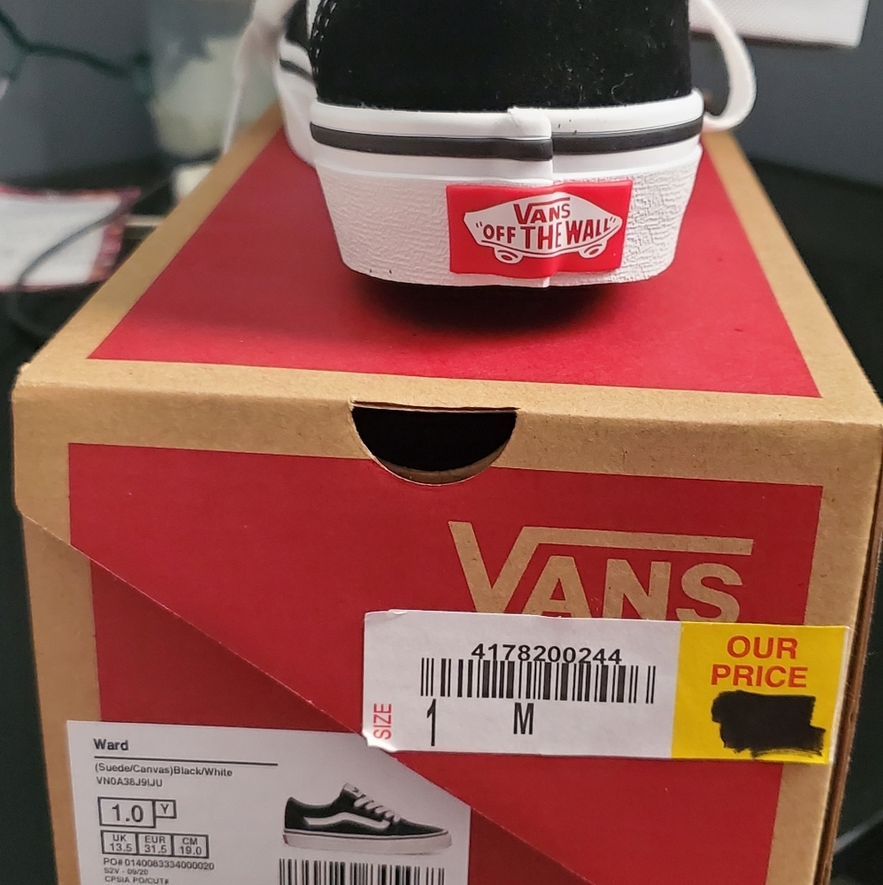 Vans - Picture 2 of 2